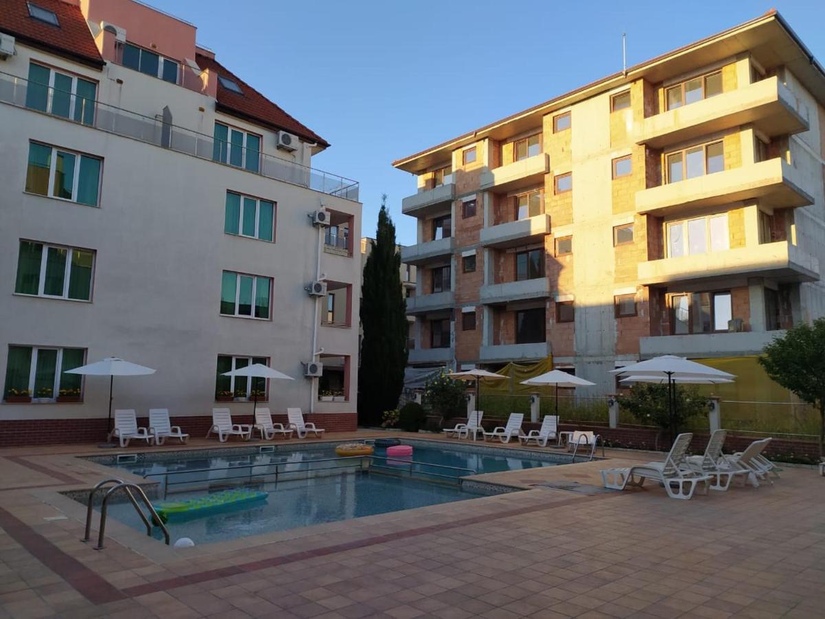 Apartment In Complex Tara Ravda Esterno foto