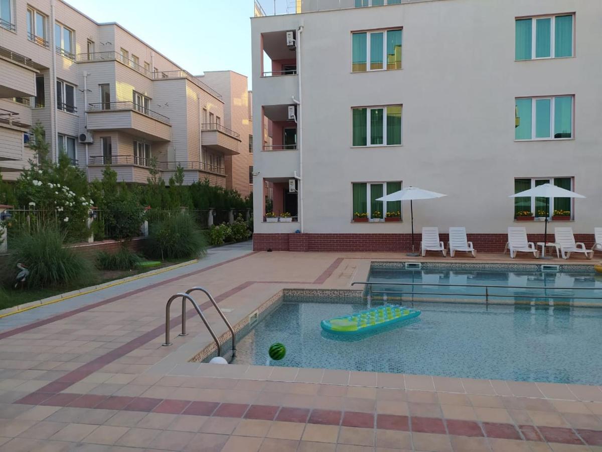 Apartment In Complex Tara Ravda Esterno foto