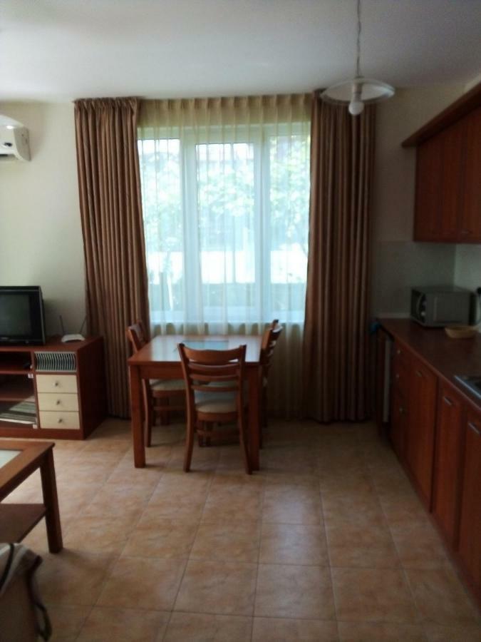 Apartment In Complex Tara Ravda Esterno foto